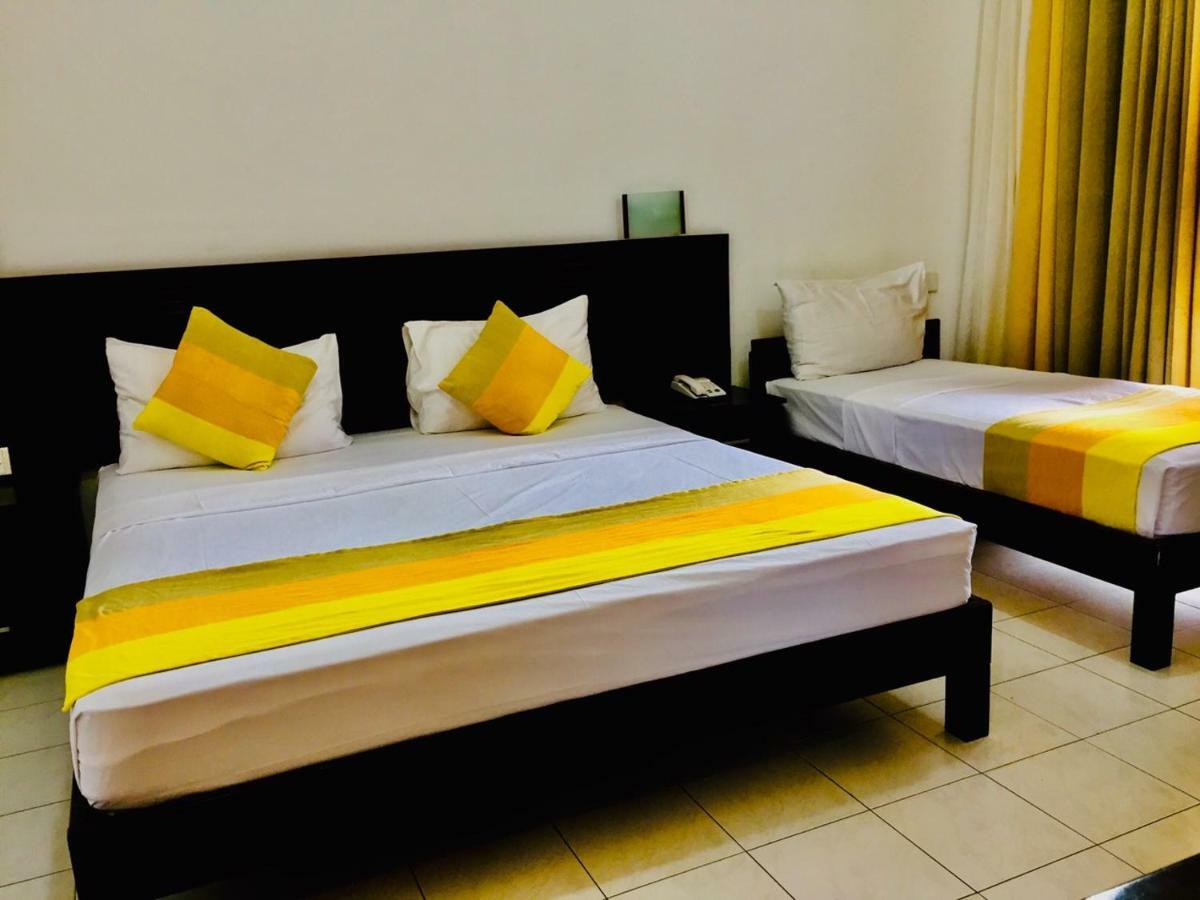 Lavendish Okrin Hotel Kataragama Exterior photo